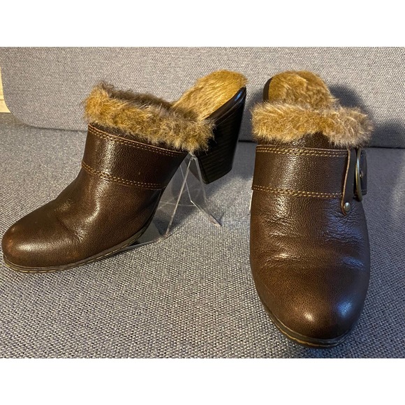 b.o.c. Woman’s leather clog size 7 brown leather faux fur inside and cuff heel - Picture 2 of 13